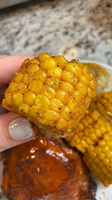 Jackie Hartlaub | RECIPES on Instagram: "copycat wing stop corn 🌽 all you need is - corn (I used frozen but fresh is fine) - milk - butter - cajun seasoning Simmer your corn in a pot of water with some milk and butter (about 15 minutes) and then lather in butter and cajun seasoning (or your fav seasoning).😋 If you guys try it tag me and let me know what you think 🥰❤️ #copycat #wingstop #corn #easyrecipes" Wing Stop Corn, Wingstop Corn, Copycat Wingstop, How To Make Wings, Wing Stop, Corn Recipes, Frozen Corn, Wing Recipes, Cajun Seasoning