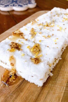 Food Folk Tales + Recipe Osmanthus Cake Recipe, Osmanthus Dessert, Osmanthus Cake, Asian Deserts, Chinese Desserts, Honeycomb Cake, Chinese Buffet, Chinese Foods, Asian Dessert