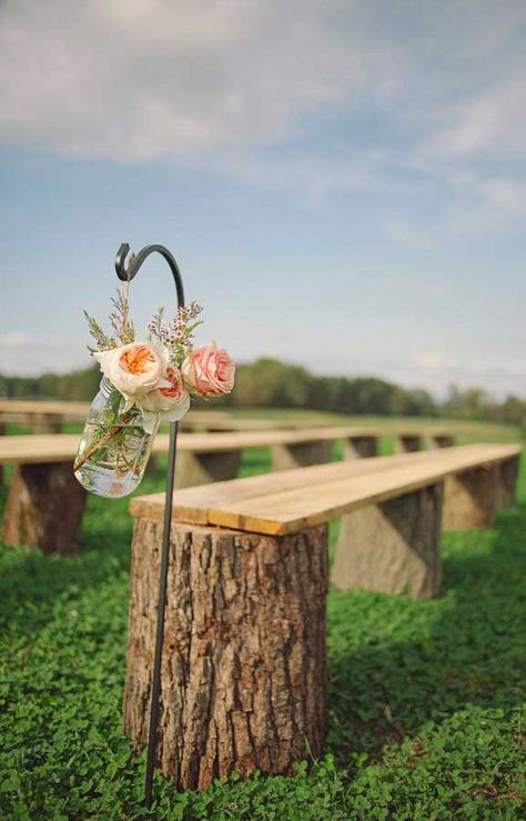 Woods Wedding Ceremony, Wedding Ceremony Seating, Unique Wedding Receptions, Rustic Wedding Decorations, Garden Rustic, Yard Wedding, Rustic Wedding Venues, Outdoor Wedding Decorations, Rustic Garden Decor