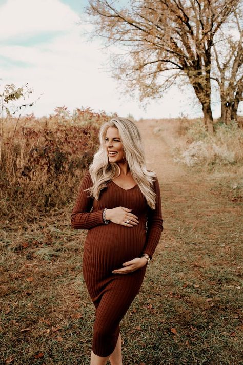 Taking some maternity pictures this fall? Here is such a great way to capture the beautiful outdoors in your pics! Throw on a festive dress that shows off the bump and head outside!! This chocolate bodycon midi from Pink Blush is the perfect color for fall! #maternity #maternityshoot #fallpics #fallfit #bodycondress #mididress #maternitydress #falldress #outdoorpics #bumppics Maternity Outfits For Photoshoot, Fall Maternity Shoot, Maternity Photography Fall, Fall Maternity Pictures, Couple Maternity Poses, Maternity Picture Outfits, Outdoor Pics, Fall Maternity Photos, Fall Maternity Outfits