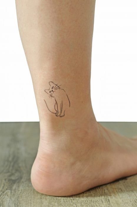 Simplistic Cat Tattoo, Delicate Cat Tattoo, Orange Cat Tattoo Simple, Mini Tattoos Cat, Minimal Tattoo Cat, Minimalist Cat Tattoo Designs, Home Tattoo Ideas, Cat Tattoos For Women, Two Cats Tattoo