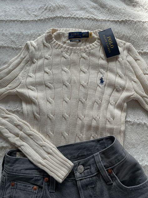 Classic Fits Aesthetic, Raphl Laurent Polo Outfit, Ralph Loren Outfits, Polo Cable Knit Sweater Outfit, Outfit Ideas Ralph Lauren, Ralph Lauren Sweatshirt Outfit, Ralf Lauren Girl, Ralph Lauren Girl Aesthetic, Ralph Lauren Outfits Women Casual