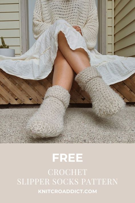 Free crochet slipper socks pattern and video tutorial. Includes women's shoe sizes 5-12 Crochet Slipper Socks, Crochet Slippers Adult Free Pattern, Crochet Sock Pattern Free, Easy Crochet Socks, Diy Crochet Slippers, Quick Crochet Gifts, Xmas Gift Ideas, Crochet Project Free, Easy Crochet Slippers