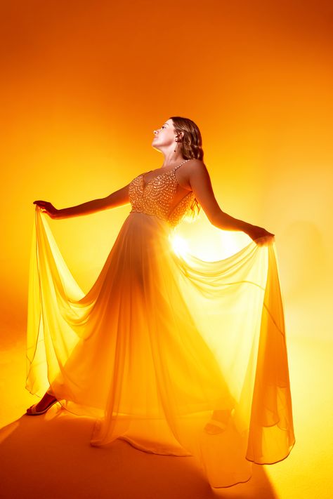 Editorial Sunset Fashion Photography, Sunset Studio Photography, Studio Spotlight Photography, Colour Gel Photography Studio Lighting, Good Lighting Photography, Yellow Light Photography, Artificial Lighting Photography, Photography Dramatic Lighting, Cool Lighting Photography