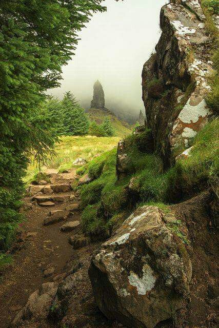 I don’t where this is but I could pin stuff like this all the time! It’s just so gorgeous in a wild, mysterious, quite way! Isle Of Skye Scotland, Skye Scotland, Isle Of Skye, Scotland Travel, Alam Yang Indah, Magical Places, Pretty Places, Crete, In The Woods