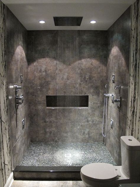 Drømme Bad, Modern Shower Design, Future Bathroom, Linen Closets, Bilik Air, Natural Bathroom, Bad Inspiration, Small Remodel, Luxury Shower