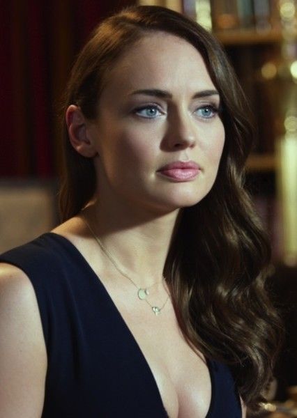 Laura Haddock, Celebrity Yearbook Photos, Celebrity Yearbook, British Women, Yearbook Photos, Celebrity Look Alike, Hollywood Actress, Arab Women, Soft Natural