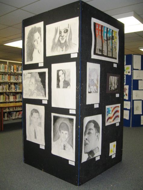 Class Museum Display, Art Exhibition Display Ideas School, Diy Art Display Panels, Art Exhibition Ideas School, Art Exhibition Ideas, Museum Theme, Museum Exhibition Design Display, Art Display Panels, Art Display Wall