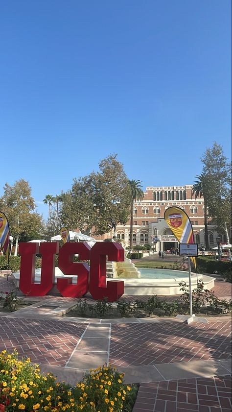 Usc Film School, Usc College, College Goals, College Vision Board, College Tour, Usa University, College Majors, Future School, College Aesthetic