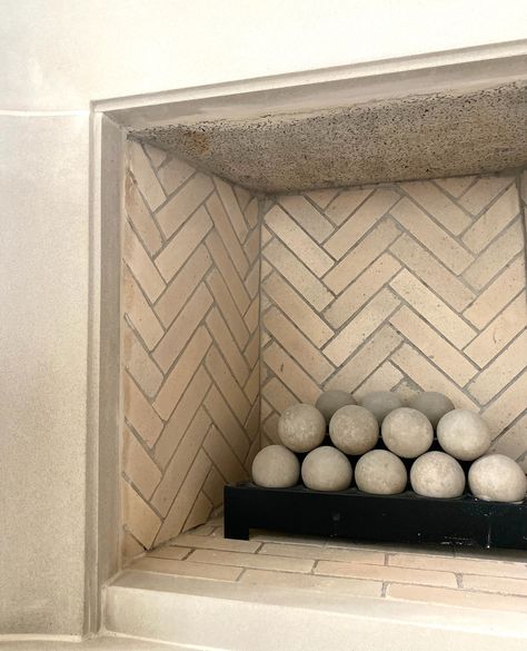 Fireplace Styling, Fireplace Box, Great Balls Of Fire, Vista House, Faux Fireplace Diy, Glass Fireplace, Living Room Decor Fireplace, Faux Fireplace, Fireplace Remodel