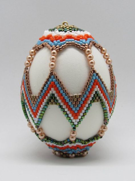 5 Beaded Easter Egg Tutorials - The Beading Gem's Journal Beaded Eggs, Luxury Easter, Eggs Ideas, Free Jewellery Making Tutorials, Beaded Ornament Covers, Easter Stuff, Beaded Things, Beaded Ball, Bead Crochet Patterns