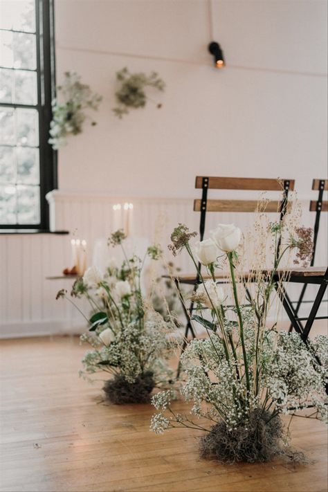 Low Aisle Arrangements, Fern Wedding Aisle, Minimalist Wedding Aisle, Church Aisle Flowers, Vintage Ceremony Decor, Unique Wedding Aisle, Simple Ceremony Decor, Organic Wedding Decor, Wedding Ideas For Summer