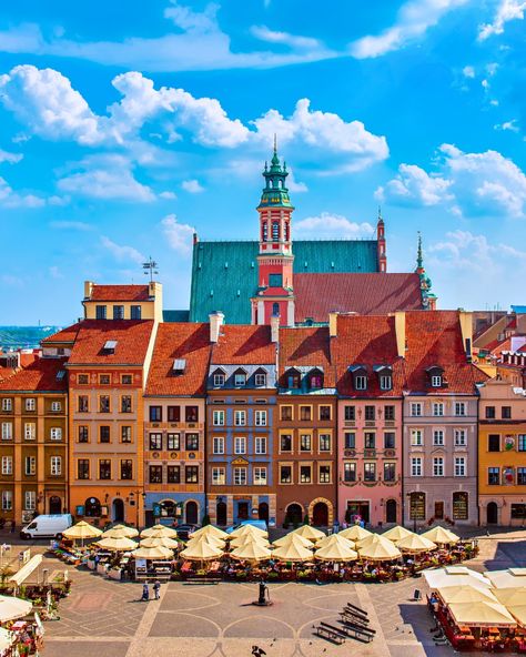 Discover the vibrant city of Warsaw! 🏙️ From the historic Old Town and stunning Royal Castle to the bustling markets and modern skyscrapers, Warsaw is a city of contrasts and rich history. 🏰👑 Explore the world’s largest catalog of activities and create your perfect itinerary. 🌍 - - - #warszawa #warsaw #warszawa_love #warszawa_warsaw #warszawamiasto24 #instawarszawa #centrum #poland #polska #nowawarszawa #go2poland #miasto_warszawa #warsawpoland #polandtravel #warsawcity #amazingpoland Warsaw Old Town, Warsaw City, Royal Castle, Modern Skyscrapers, Places In England, Poland Travel, Royal Castles, Perfect Itinerary, Unusual Things