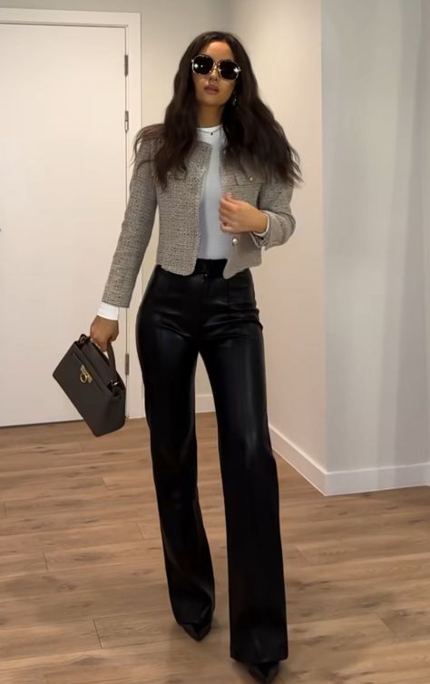 Fashionable Corporate Attire Women, Smart Business Attire Women Classy, Female Car Salesman Outfit, Baddie Ceo Outfits, Traditional Office Outfits Women, Fancy Meeting Outfits, Corporate America Outfits, Timeless Office Outfits, Lawyer Fashion Black Women