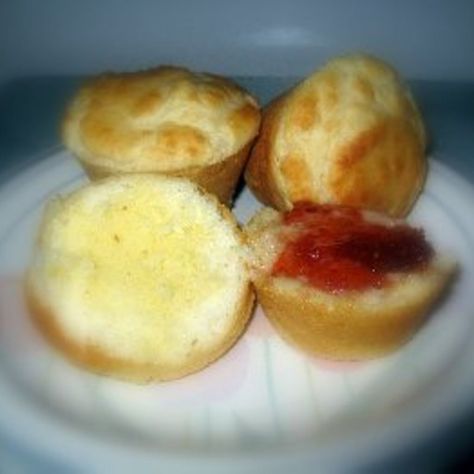 Mayonnaise Muffins Mayonnaise Muffins Recipe, Mayonnaise Muffins, Quick Muffins, Delicious Muffins, Mayonnaise Recipe, Elderly Woman, Quick Bread, Muffin Recipes, Fell In Love