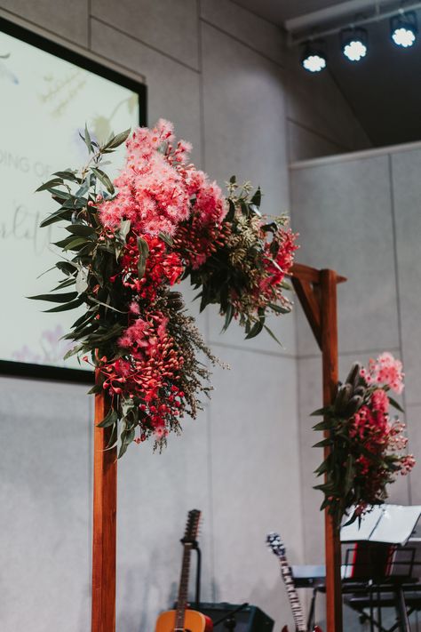 Australian Native Wedding Arbour, Wedding Flowers Native, Flower Table Arrangements, Arch Installation, Australian Native Flowers, Wedding Arbour, Arch Flowers, Flower Installation, Flower Table