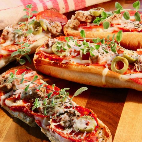 Have some leftover hot dog buns?  Make Easy Pizza in a Pinch.  #MyAllrecipes #AllrecipesAllstars #AllstarsBallParkBuns #BallParkBuns #ad #FauxPizza #pizza #snack #HotDogBuns #QuickAndEasy Pizza Hot Dog Buns, Pizza Boats Hot Dog Buns, Hot Dog Bun Pizza, Leftover Hot Dog Buns, Leftover Bread Recipes, Pizza Boats, Hot Dog Rolls, Delicious Pizza Recipes, Leftover Bread