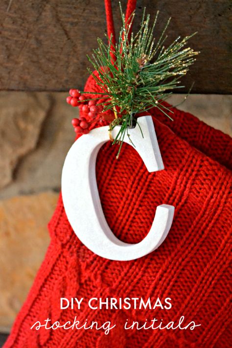 These hook onto your mantel using just a few inexpensive materials. Sewing Christmas Decorations, Diy Christmas Stockings Ideas, Christmas Stockings Ideas, Diy Christmas Stockings, Diy Christmas Stocking, Christmas Decorations Red, Diy Mantel, Sewing Christmas, Diy Christmas Decorations For Home