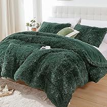 Emerald Green Room Decor, Bed Comforter Sets Aesthetic, Emerald Green Comforter, Emerald Green And Gold Bedroom, Faux Fur Comforter, Green Comforter Sets, Full Size Comforter Sets, Plush Comforter, Green Room Decor