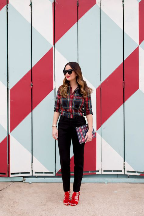 J. Crew Red Plaid Shirt Tartan Plaid Shirt Women Outfit, Red Checked Shirt Outfit, Plaid Blouse Outfit, Check Shirt Outfit Women, Red Plaid Shirt Outfit, Black Plaid Outfit, Plaid Shirt Outfit, Checked Shirt Outfit, Plaid Shirts For Women