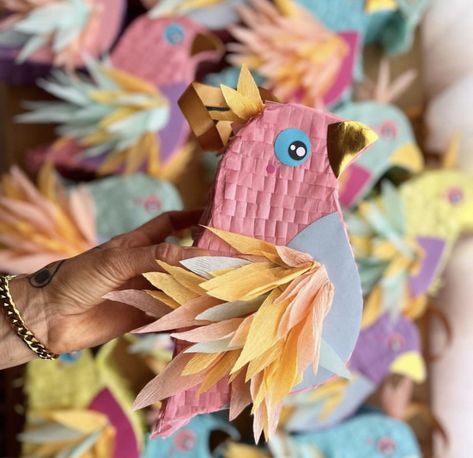 Christmas Piñatas, Piñata Ideas, Diy Pinata, Pinata Party, Party Treats, Baby Party, Party Girls, 2nd Birthday, Craft Gifts