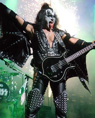 Kiss  Gene Simmons Kiss Costume Diy, Kiss Halloween Costumes, Halloween Kiss, Gene Simmons Kiss, Kiss Costume, Detroit Rock City, Kiss Me Love, Kiss Army, Black And White Face