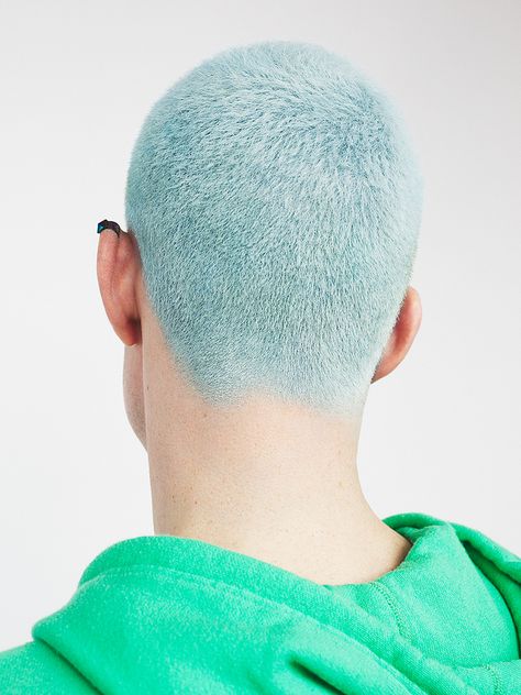 blue hair on a guy Blue Dyed Hair, Baby Blue Hair, Shaved Hair Designs, Men Hair Color, Corte De Cabelo Masculino, Hair Blog, Pastel Hair, Shaved Hair, Grunge Hair