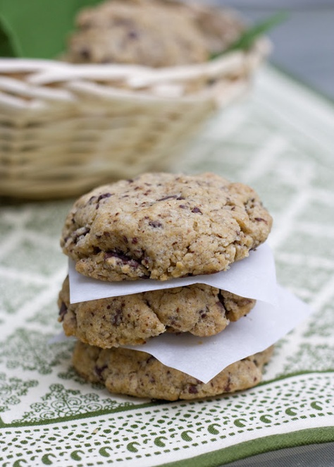 Erica's Sweet Tooth » Vegan Chocolate Chip Cookies Cc Cookies, Vegan Chocolate Chip Cookie Recipe, Raw Vegan Chocolate, Baked Desserts, Cookies Healthy, Homemade Chocolate Chips, Raw Vegan Desserts, Gluten Free Cookie Recipes, Raw Recipes