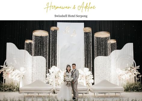 Pelamin Nikah Mewah, Pelaminan Modern, Indoor Wedding Decorations, Wedding Ballroom, Nikah Decor, Engagement Stage Decoration, Reception Stage Decor, Simple Stage Decorations, Wedding Stage Backdrop