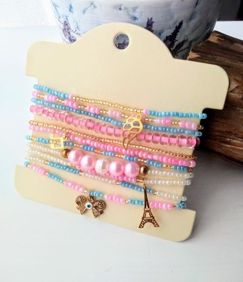 Pulseras rosadas y azules para chicas tiernas The Crown, Crown, Collar, Makeup, Quick Saves, Make Up