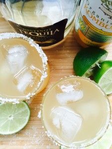 Let the Holiday Weekend Begin! Try a Kombucha Margarita - https://dawnjacksonblatner.com/2015/05/kombucha-margarita/#utm_sguid=165470,687c6253-4dc8-8722-fd2a-f01f4c54a9da Kombucha Health Benefits, Mini Peach Pies, Peach Pies, Kombucha Recipe, Flexitarian Diet, Healthy Cocktails, Superfood Recipes, Food Swap, Power Foods