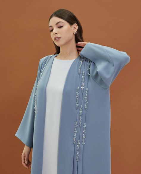 Urban Boutique, Blouse Casual Fashion, Mode Abaya, Fancy Dresses Long, Modesty Fashion, Sleeves Designs For Dresses, Abaya Designs, Muslim Fashion Outfits, Muslimah Fashion Outfits