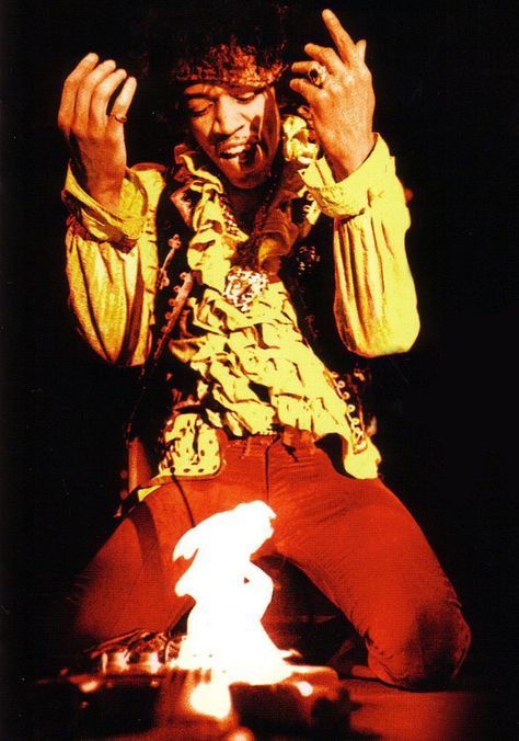 Jimi Hendrix Fire, Jimi Hendrix Guitar, Jimi Hendrix Poster, Rock Pictures, Monterey Pop Festival, Rock History, Rock Argentino, Jimi Hendrix Experience, Musica Rock