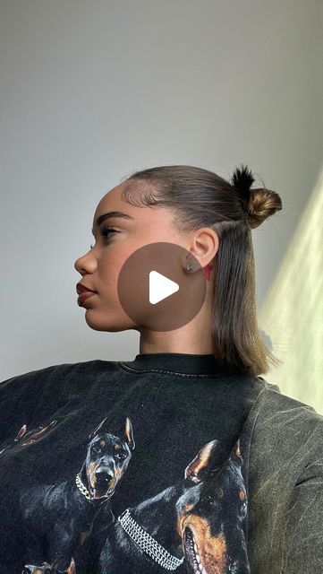 KAKE ✨ on Instagram: "Styling my short hair ✨ half up half down" Shoulder Length Hair Half Up Half Down, Bob Half Up Half Down, Short Half Up Half Down, Neck Length Hair, Dance Room, Hair Half Up Half Down, Dance Rooms, Hair Half Up, December 31