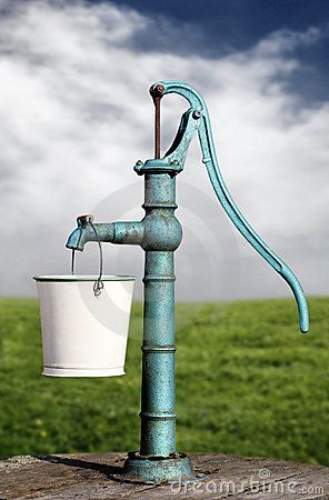 Old Water Pumps, Hand Water Pump, Old Well, Well Water, Pump It Up, Water Features In The Garden, Well Pump, Down On The Farm, Water Well