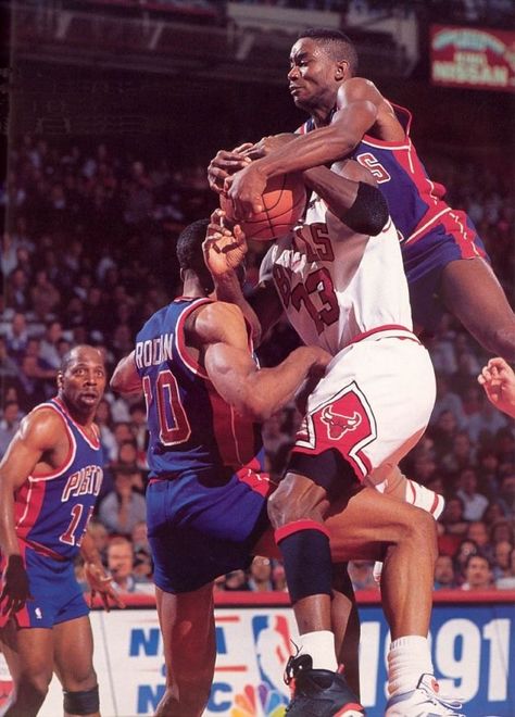 NBA Brawls: Michael Jordan Chicago Bulls Vs Bad Boys Detroit Pistons Bad Boy Pistons, Isiah Thomas, Wilt Chamberlain, Basket Nba, Patrick Ewing, Michael Jordan Chicago Bulls, Detroit Sports, Basketball Plays, Baseball Bats