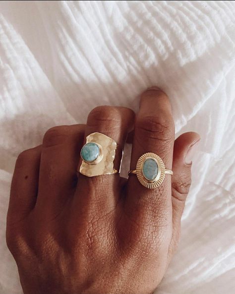 Boho Rings Aesthetic, Boho Rings Bohemian Style, Boho Rings Gold, Rock Rings, The Bling Ring, Stunning Hairstyles, Dope Jewelry, Jewelry Essentials, Funky Jewelry