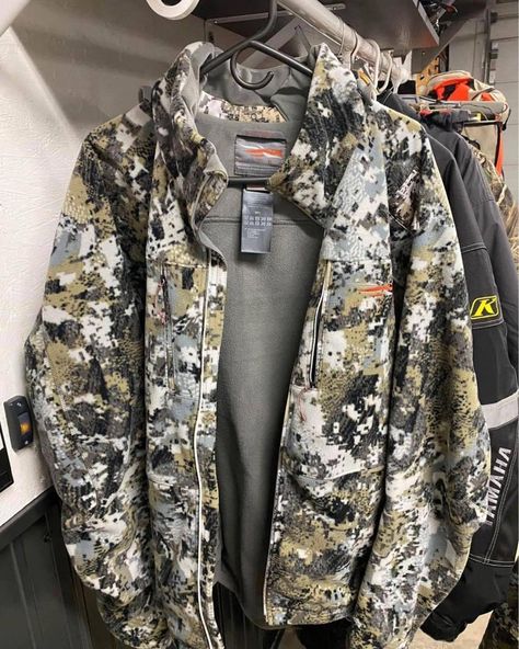 Sitka stratus jacket xxl $220.00 - Sitka stratus bibs xxl Asking $200 shipped and a Sitka fanatic vest xxl $190.00 all the gear has very little use and in great shape Nordic Tattoo, Bibs, Christmas List, Christmas, Clothes