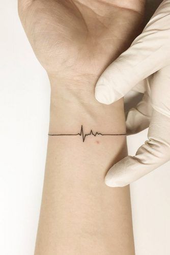 Minimalist Tattoo Designs – Catch Your Tiny Inspiration ★ See more: https://glaminati.com/minimalist-tattoo-designs/ Hart Beat, Heartbeat Tattoo Design, Minimalist Tattoo Meaning, Tato Minimal, Heartbeat Tattoo, Typography Tattoo, Tattoos Mandala, Shape Tattoo, Inspiration Tattoos