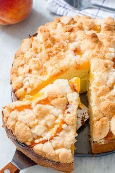 Apricot Crumble Cake, Peach Crumble Cake, Peach Coffee Cake Recipes, Peach Crumb Cake, Peach Cakes, Peach Cake Recipe, Peach Coffee Cake, Crumble Cake Recipe, Peach Cake Recipes