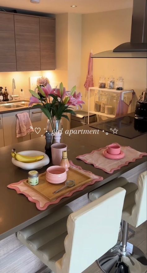 Apartment Kitchen Pink, Dream Apartment Kitchen, Apartment Cute, Apartment Pink, Aesthetic Everything, Apartment Girly, Kitchen Self, Girly Kitchen, Pink Apartment