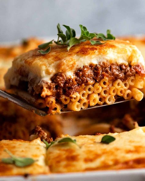 Minced Beef Pasta Bake, Pasticio Recipe Greek Pasta, Valentine's Day Recipe, Best Pasta Bake, Greek Pasta Recipes, Nagi Recipe Tin Eats, Recipe Tin Eats Recipes, Pasta Bake Recipes Beef, Beef Pasta Dishes