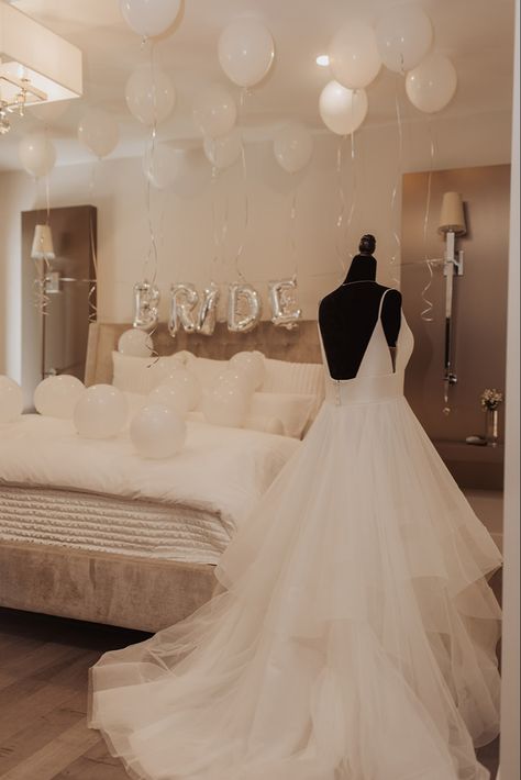 #bridal #bridalsuite #weddingbridalsuite #wedding #bridalsuitesetup Bridesmaid Room Decoration, Getting Ready Wedding Decorations, Getting Ready Wedding Decor, Bridal Suite Set Up, Bridal Get Ready Room, Wedding Day Getting Ready Decorations, Bride Bedroom Decoration, Bridal Getting Ready Room, Bride Room Decoration Ideas