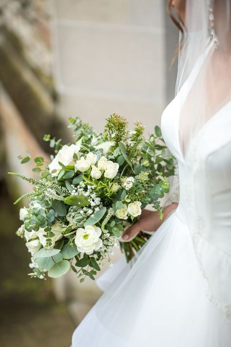 White And Green Bridal Bouquet, White Veronica, Green Bridal Bouquet, Bridal Bouquet Summer, White Spray Roses, White Rose Bouquet, White Ranunculus, Rose Bridal Bouquet, Green Bouquet