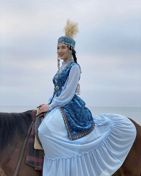 Kazakh National Costume, Kazakhstan Girl, Kazakh Clothing, Kazakh Style, Fashion Study, Ethno Style, National Clothes, House Stark, National Dress