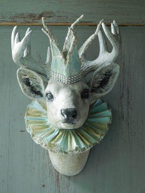 Taxidermy Deer, Taxidermy Decor, Animal Head Wall, Paper Mache Animals, Reindeer Head, Taxidermy Art, Paper Mache Sculpture, Paper Mache Art, Paper Mache Crafts