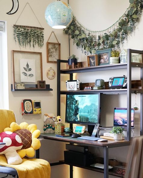 Gaming Setup With Plants, Fall Gaming Setup, Cozy Gamer Desk, Cozy Gaming Desktop Wallpaper, Cozy Streaming Setup, Gamer Desk Setup, Pc Gaming Setup Cottagecore, Cozy Gaming Setup, Gamer Aesthetic