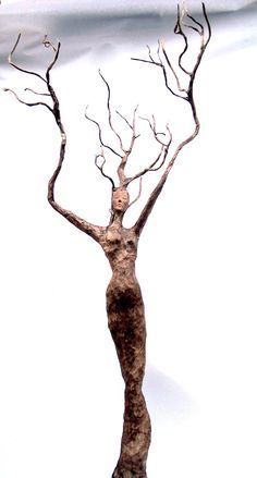 one of a kind paper mache sculpture by Rachael DiRenna Modrock Sculpture, 3d Paper Mache, Paper Mache Tree, Papier Mache Art, Sculptures Sur Fil, Boom Kunst, Tre Kunst, Tree Spirits, Paper Mache Projects