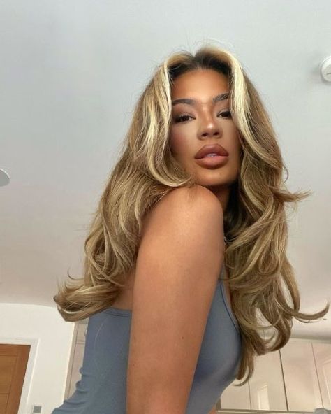 Blonde Hair On Mixed Women, Kim Kardashian Honey Blonde Hair, Blonde Hair For Latinas, Blonde Hispanic Women, Mixed Girl With Blonde Hair, Brown Girl With Blonde Hair, Beyonce Honey Blonde Hair, Honey Blonde On Brown Skin, Blonde Hair Mixed Girl