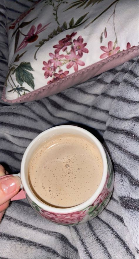 inspiring snapchat idea late night cooking Good Night Blanket Snapchat, Late Night Coffee Snap, Coffee Snap Night, Late Night Food Snap, Blanket Snap, Coffee Aesthetic Instagram Story, Coffee Snaps, Bhuna Gosht Recipe, Coffee Snapchat